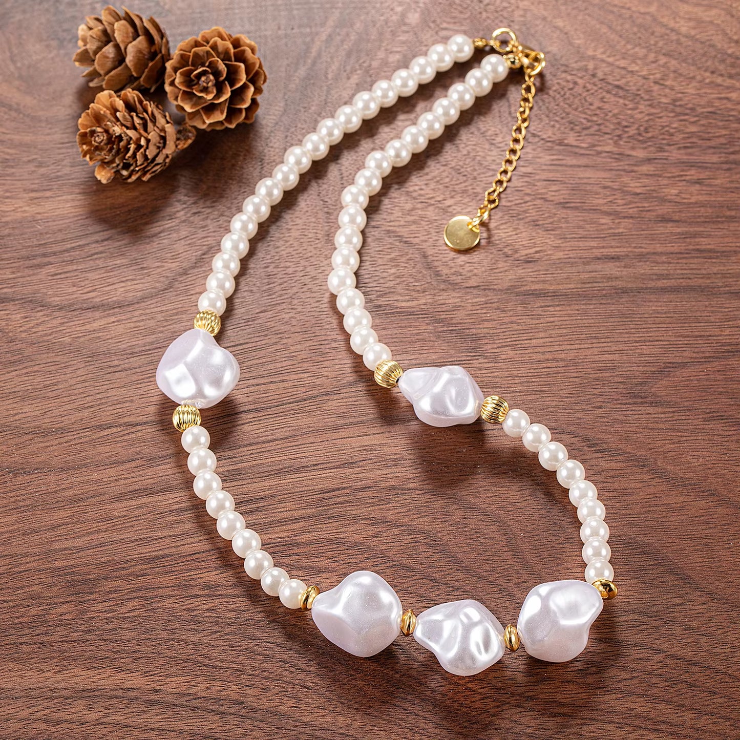 French Baroque-Like Pleated Pearl Lady Necklace with Retro Design; Beaded Clavicle Chain Is Small and Simple.