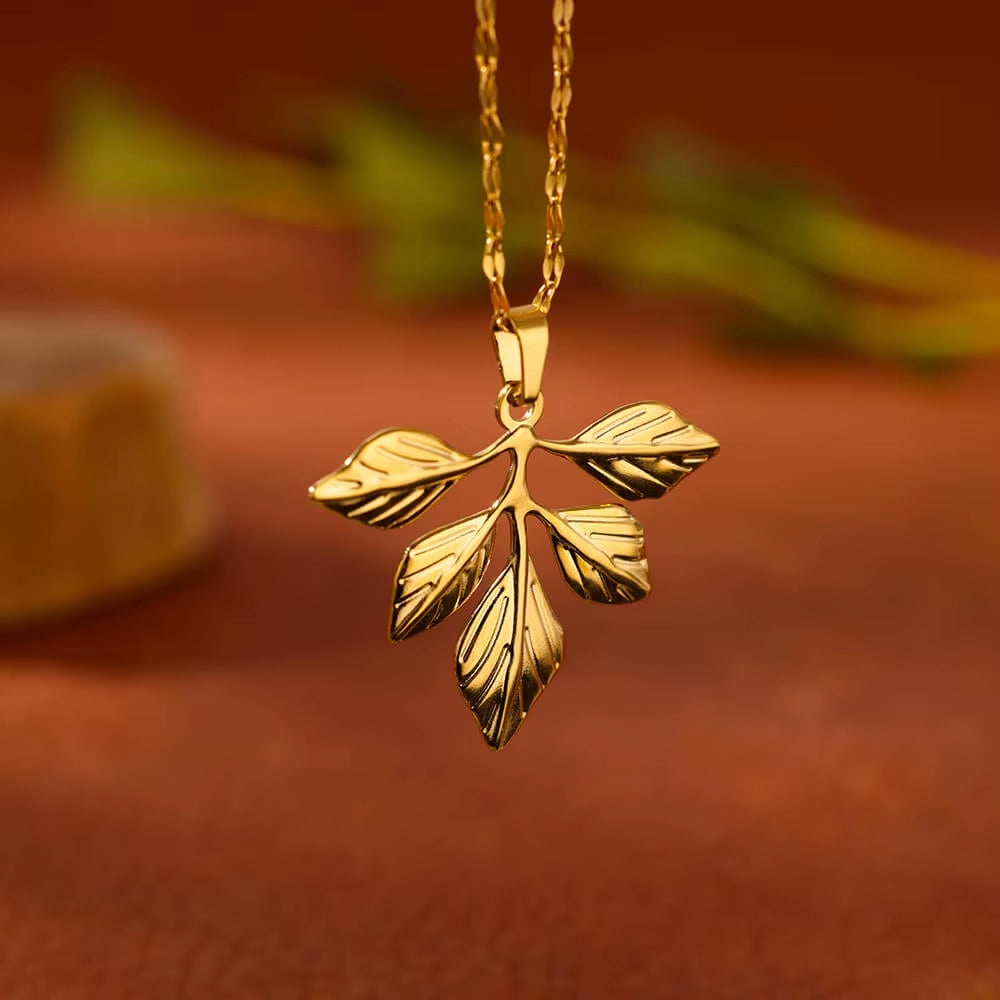 Rose Pendant Necklaces for Women Gold Color Flora Necklace Waterproof Wedding Couple Aesthetic Stainless Steel Jewelry Collar